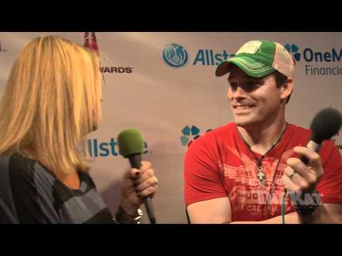 CMAs 2011 - James Wesley Interview with 969 The Kat.mp4