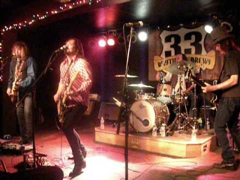 The Bluefields - Nobody Loves You. Route 33 Rhythm And Brews. Wapakoneta, OH. 5-3-14