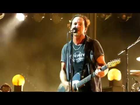 Pearl Jam "Lukin" Wrigley 2 8/22/16 HD