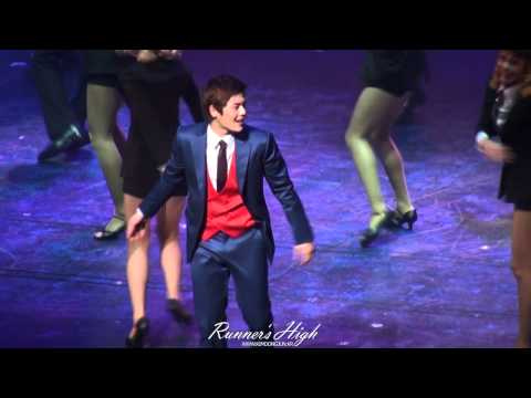 [Fancam] 121215 ZE:A Dongjun - 캐치미이프유캔 커튼콜 1/2 (16:00)