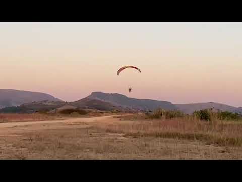 Pouso voo 229 de Paramotor IKE Costa - 17/06/22 - Capitólio