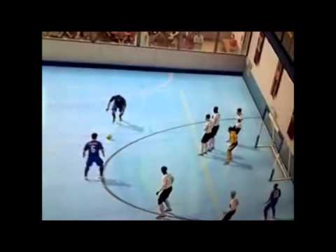 FIFA Street - Haciendo volar a un defensa hacia la portería