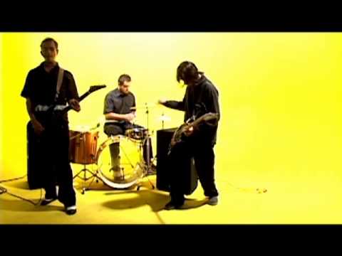 Mamá Vudú - Ladrando (video oficial 2001)