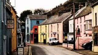 Running from the rain, Henson Cargill