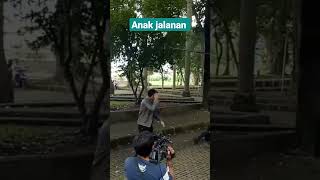 Download lagu Proses syuting🤘 #alfione98#bts#anakjalanan#share#viewers#shorts##subcribemychannel#syutingsinetron mp3