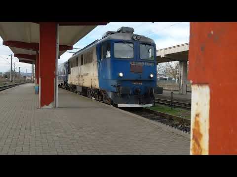 Tren R vine de la Piatra Neamt