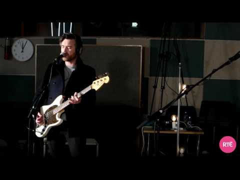 Exclusive: All Tvvins perform End of the Day