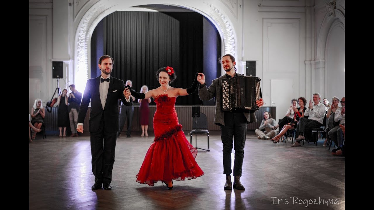 Aria "Meine Lippen, sie küssen so heiß" by Verena Barth-Jurca Vienna 2023