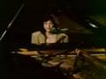 Kate Bush - "Under the Ivy" on The Tube 