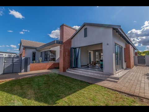 8 Irish Shrimps, Midstream Meadows  - Listing Agent: Mabette Vermaak - 3%.com Properties