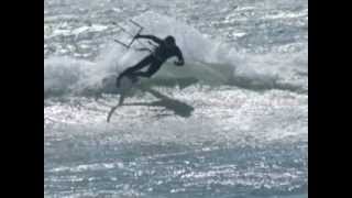 preview picture of video 'Kitesurf Figueira da Foz 2012.mov'