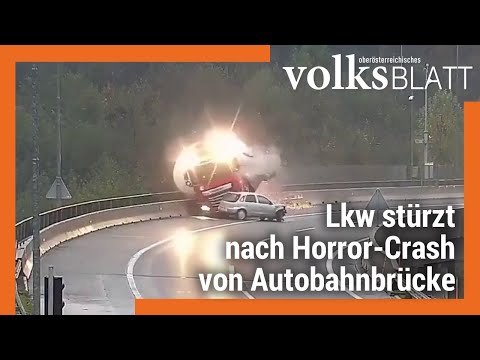 Lkw stürzt nach Horror-Crash von Autobahnbrücke