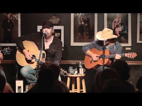 Toby Keith - I Love This Bar (Live @ Bluebird Cafe)