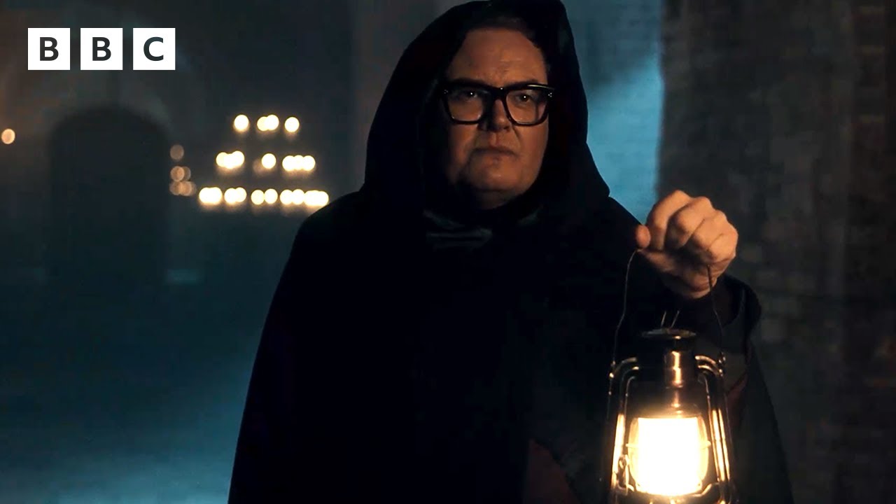 Alan Carr hands the cloak over to the new Traitors - BBC - YouTube