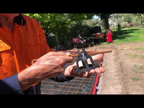 How to place plastic chairs under reinforcing mesh