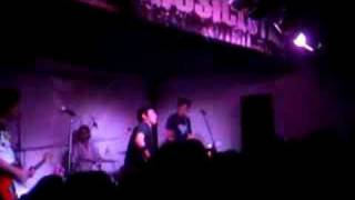 Peor es Nada Tal Vez en vivo