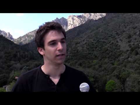 Deploiement de banderoles en soutien aux prisonniers politiques