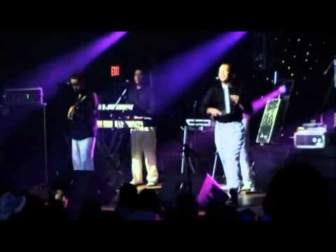 LOS REYES LOCOS EN VIVO DESDE HOUSTON-BAILA CLAUDIA