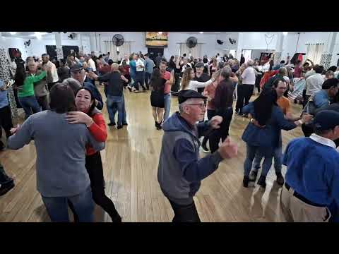Muita dança no Rancho alegre em Laranjeiras do Sul Paraná(com marcos e margarida)