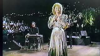 Reba - (3) Have I Got a Deal For You - Live