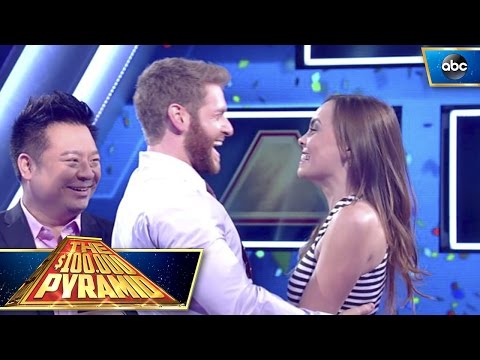 Kevin Pollak Helps Partner Win Big - $100,000 Pyramid
