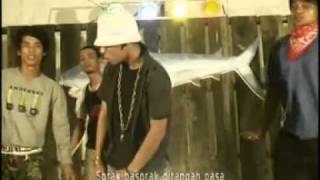 Download lagu manggaleh lauk........ mp3 Download lagu manggaleh lauk........ mp3