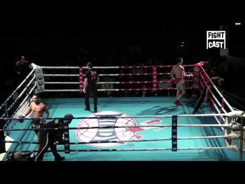 Max Roll vs Delon Carrilho - Kampf der Titanen