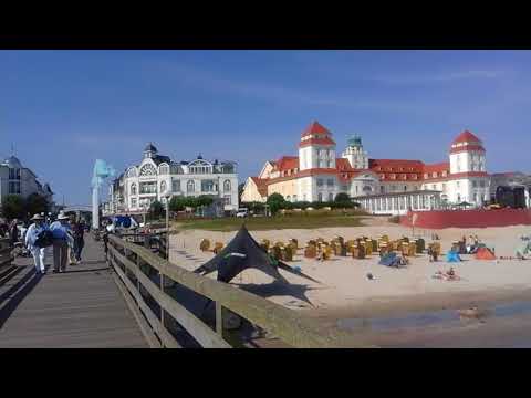 Blick von der Seebrücke Binz auf den Strand