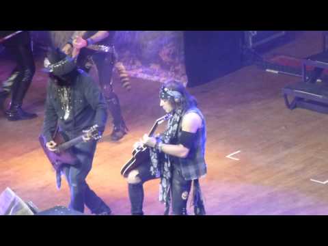 Alice Cooper - I'm Eighteen  (with Johnny Depp) @ The Orpheum Theatre, Los Angeles, CA, USA