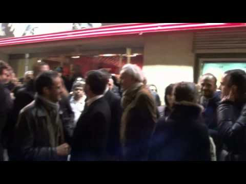 Valls sortie cinéma Gaumont Opéra. Paris/França - 24 de fevereiro de 2014