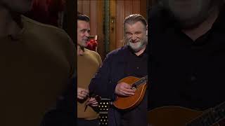 colin farrell joins brendan gleeson for a song!