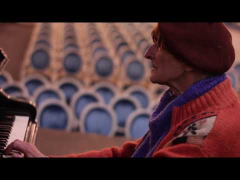 «Шар голубой» в исполнении Олега Каравайчука