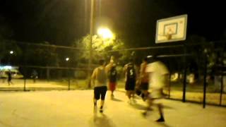 preview picture of video 'Basquete na Praca do 24 (26/06/2014) p1'