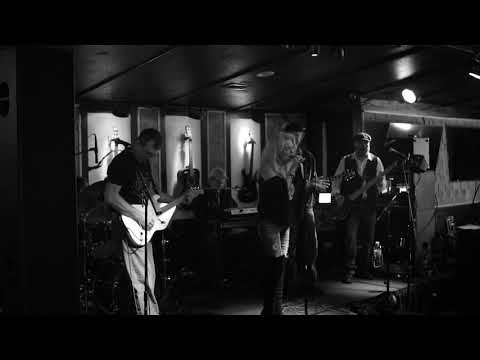 White Rabbit Jefferson Airplane performed by Gypsy Heart at the Oasis Pub Erie PA 1 18 2020
