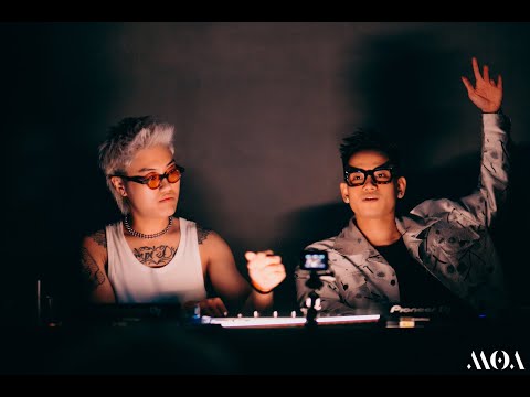 Max Benderz và @Sphinixofficial  uốn với cả nhau tại M.O.A