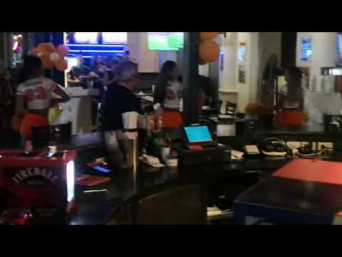 hooters Phuket Dancshow