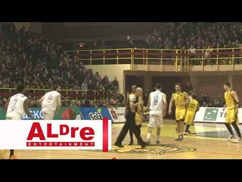 Atmosfera ne Palestren Karragaçi - Peja 82-79 Sigal Prishtina [HD]
