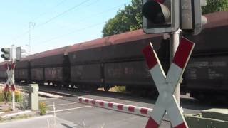 preview picture of video '120703 Bahnübergang Holtenerstrasse Dinslaken'