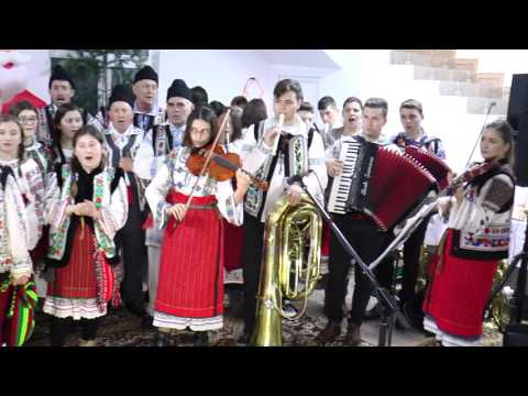 Ansamblul Datina Strabuna la Savinesti (7)