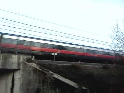 Frecciarossa vicino imdicatore direzione firenze