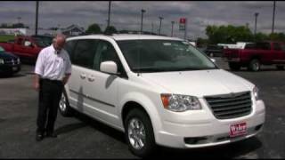 preview picture of video 'New 2010 Chrysler Town & Country Dayton'