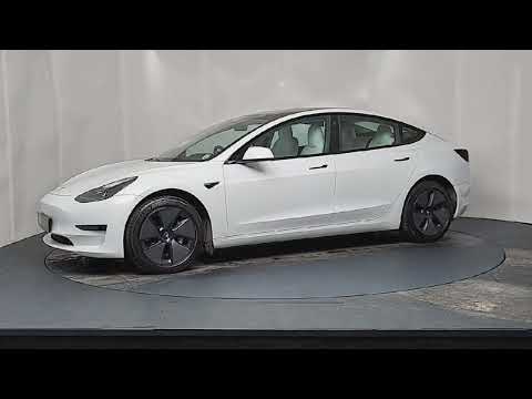Tesla Model 3 RWD Standard Range 420kms  **WHITE I - Image 2