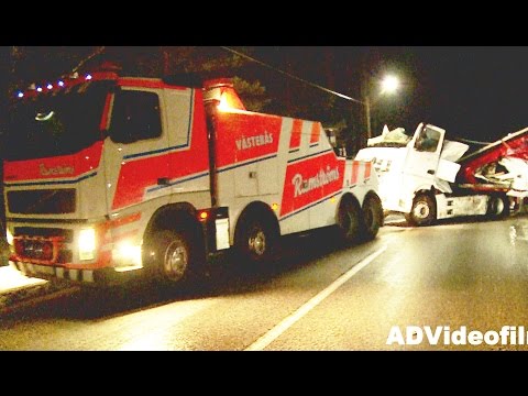 Heavy Recovery after Truck Crash - Sweden