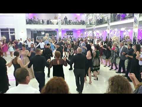 Muzică populară - energie de petrecere