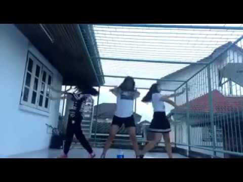 BLACKPINK cover by Starlight from Thailand