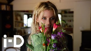 Download lagu Supermodel Acting Class: Abbey Lee Kershaw and Riley Keough mp3