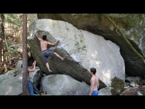 Squamish Bouldering: Mantra (V8)