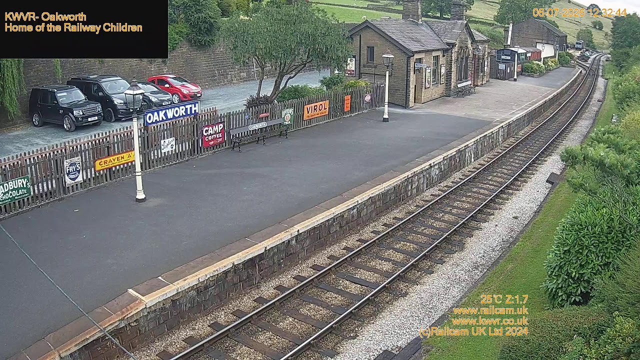 Live webcam view of Trenes en la Estación de Oakworth