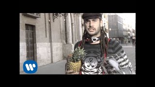 Melendi - Calle La Pantomima (Videoclip Oficial)