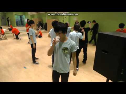 [130420] Mingming + His cup